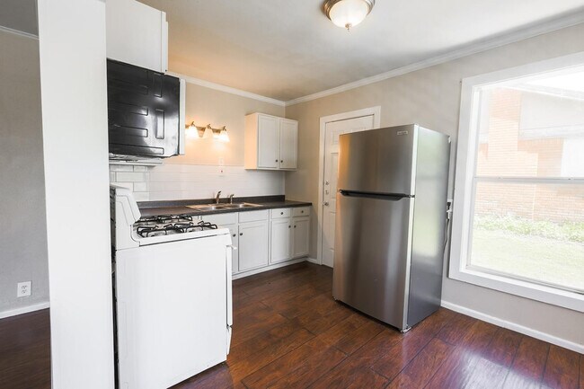 Building Photo - 2114 20th St