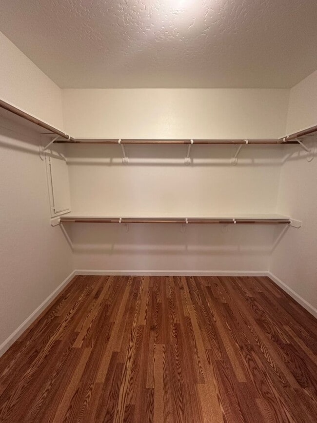 Building Photo - SW Visalia Home coming soon!!