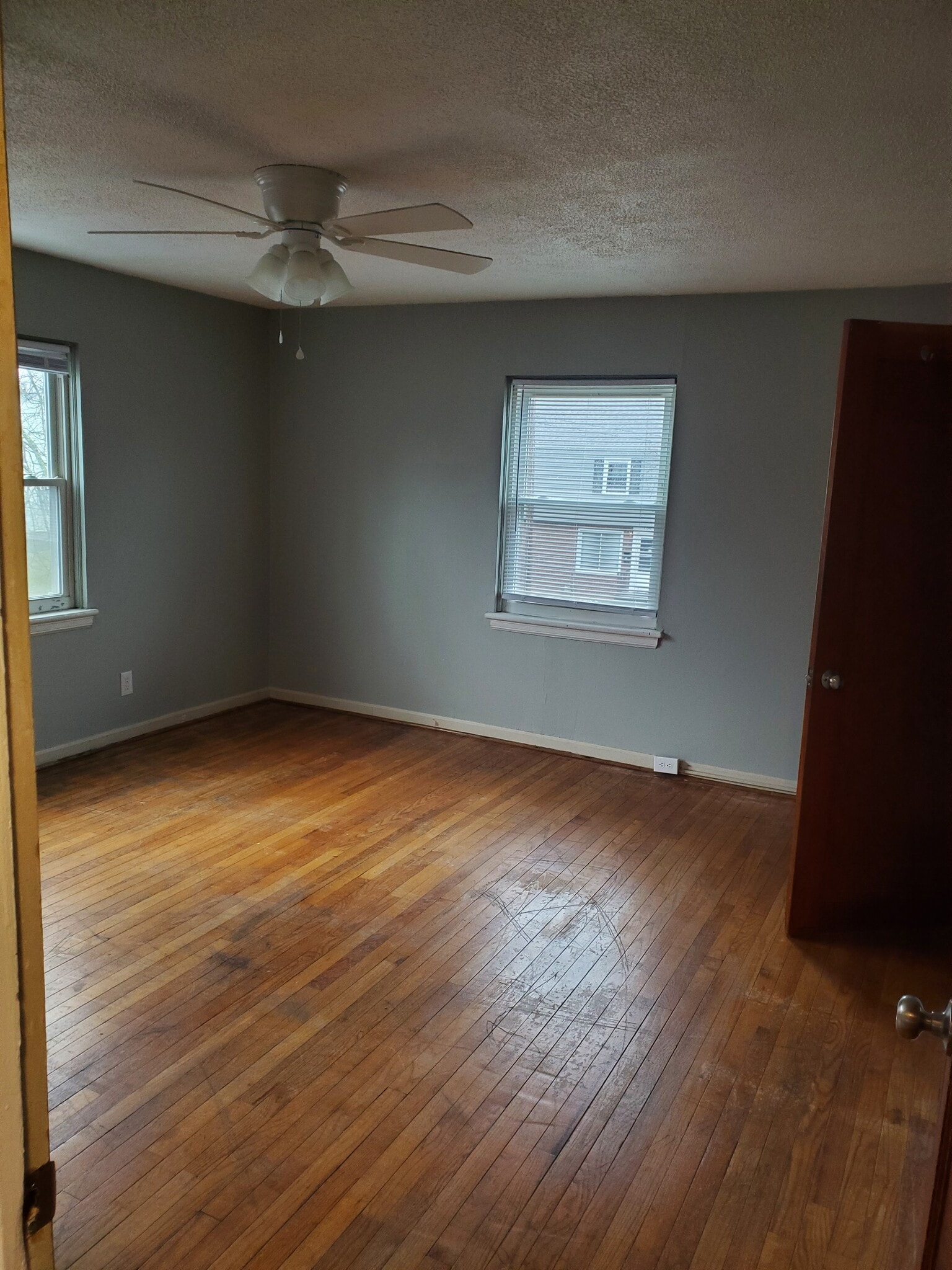 Master bedroom - 3428 Kimberly Ave