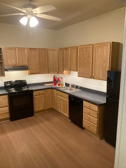 Building Photo - 106 King St