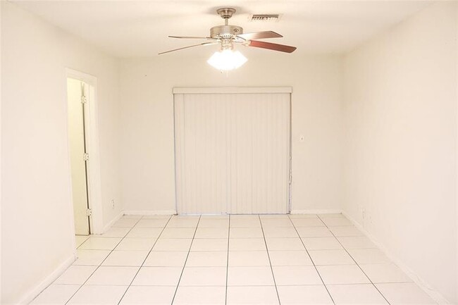 Building Photo - 11200 NW 39th St