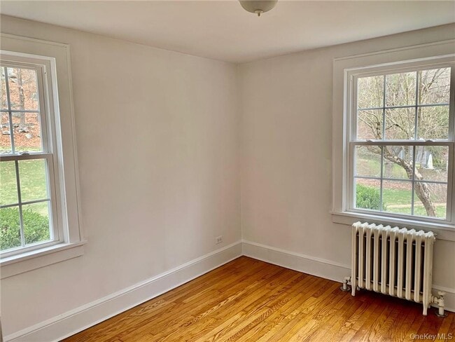 Building Photo - 336 Armonk Rd