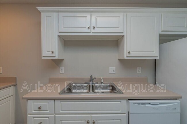 Building Photo - 7010 Antilles Dr