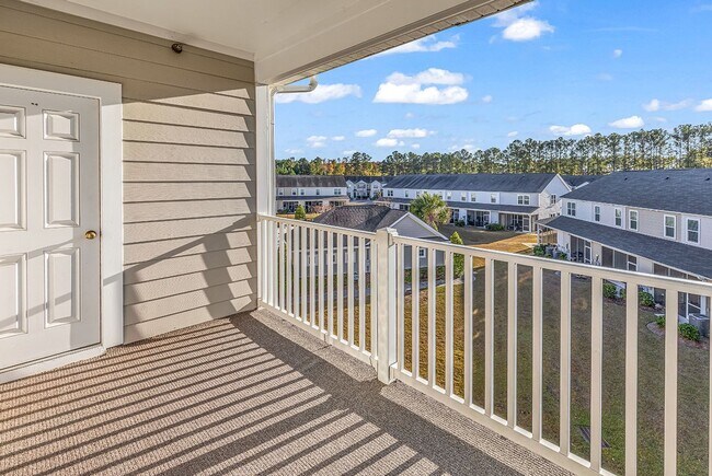 Building Photo - Spacious 2 Bed / 2 Bath Condo in Carolina ...