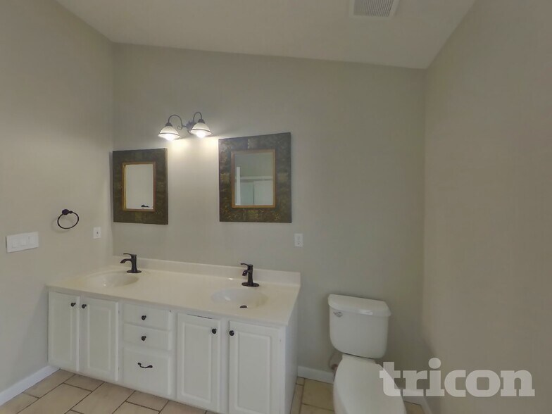 Building Photo - 2114 Meramec Ridge Ct
