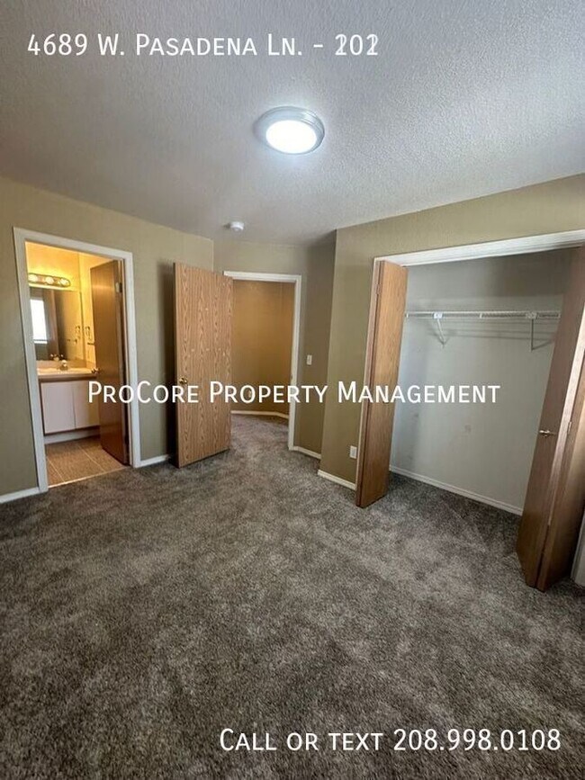 Building Photo - 2 Bedrooms, 2 Baths Ground Floor Unit in D...