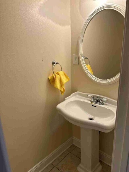 Building Photo - 3731 Bunker Hill Dr