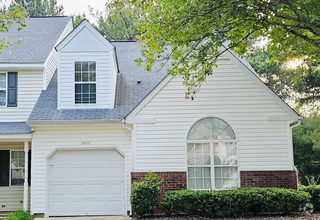 Building Photo - Recently renovated 3BR townhome in Ballant...