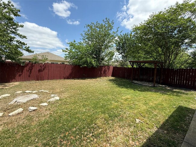 Building Photo - 501 Morning Dove Dr
