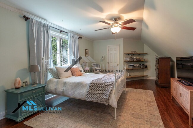 Building Photo - 5623 Lake Elton Rd