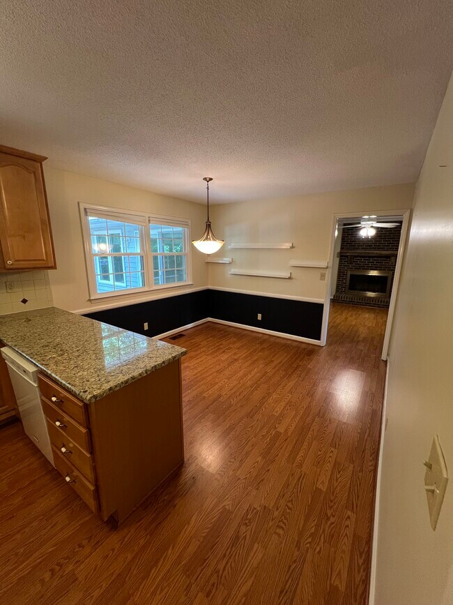 Building Photo - 4905 Heritage Dr