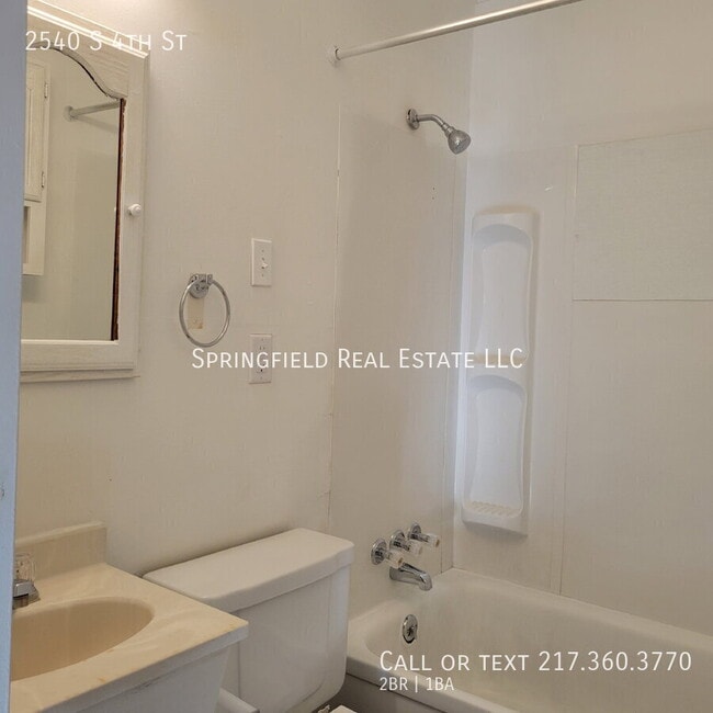 Building Photo - 2540 S 4th St