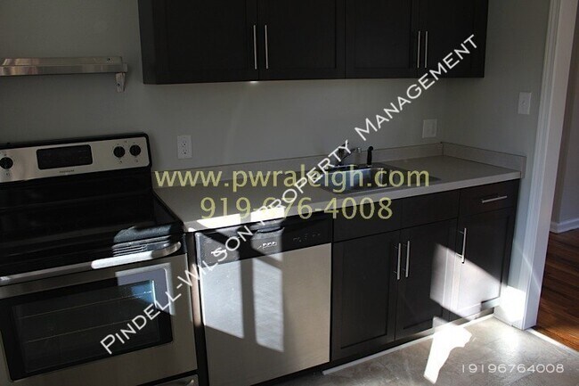 Building Photo - 2206 Bernard St