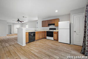 Building Photo - 323 Amberdale Oak