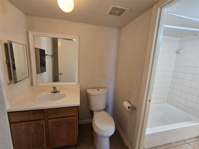 Building Photo - 10110 Forum W Dr