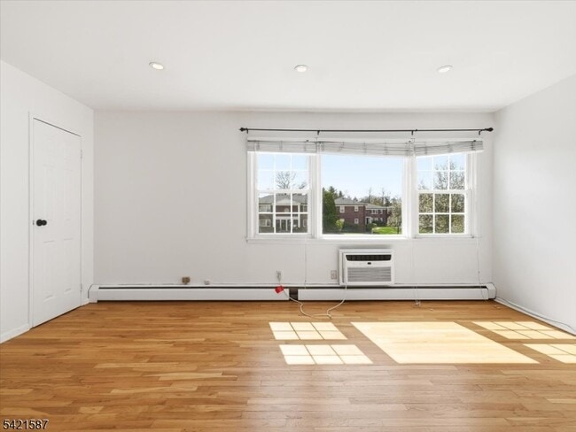 Building Photo - 115 Pitney Pl