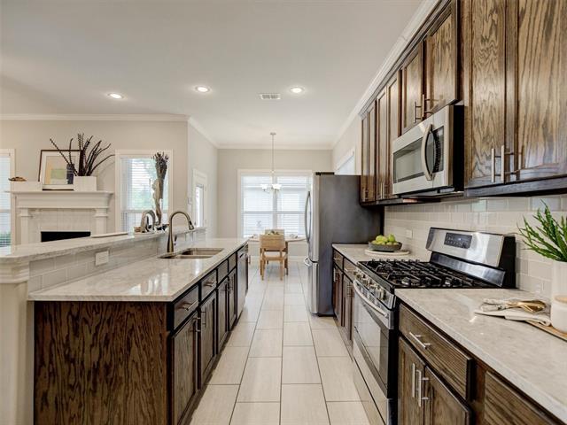 Building Photo - 2700 Gladstone Dr