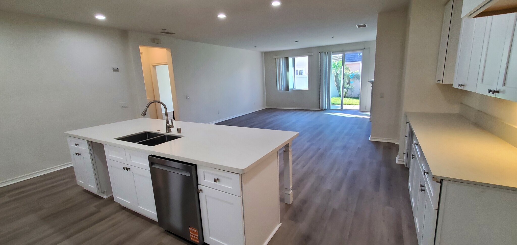 Building Photo - 1325 Juanita Ave