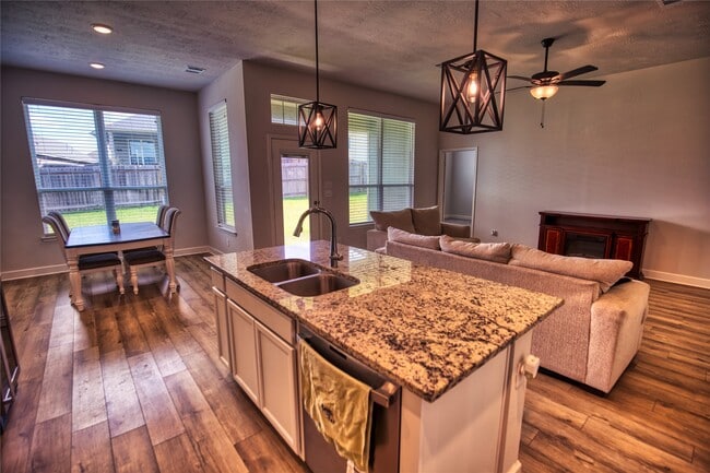 Building Photo - 912 Farm Path