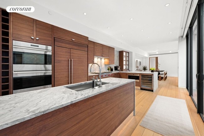 Building Photo - 27 Wooster St