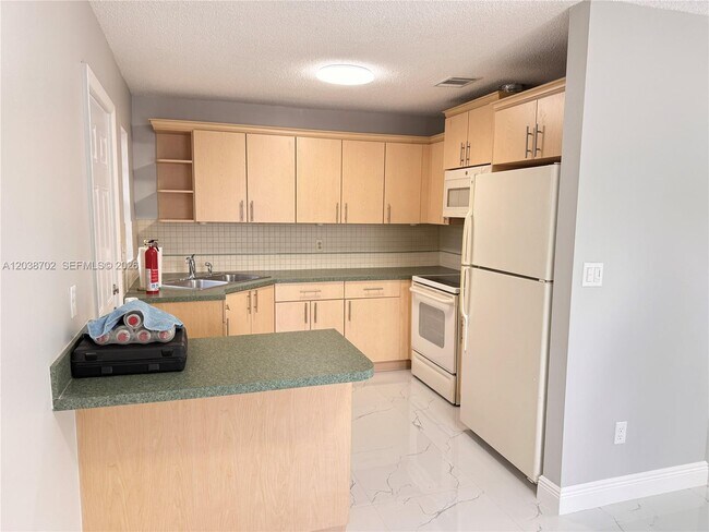 Building Photo - 252 NW 50th Ave