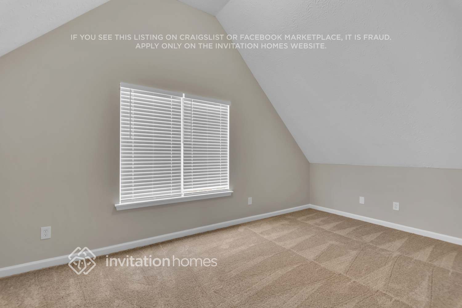 Building Photo - 4022 Robin Cir