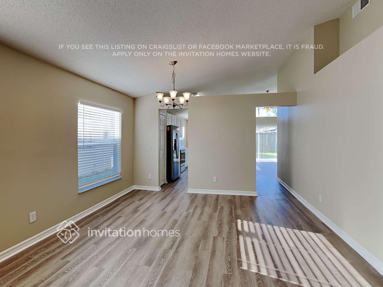 Building Photo - 14149 Castle Rock Dr