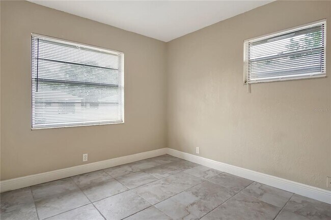 Building Photo - 5607 Struthers Ct