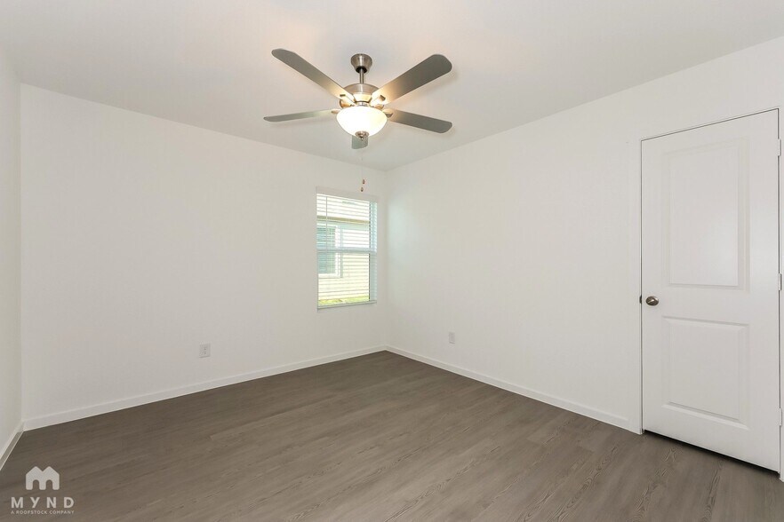 Building Photo - 2757 Ctr Crk Ln