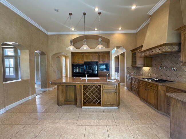 Building Photo - Executive Seven Oaks Grand Island MOVE IN ...