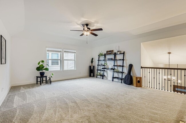 Building Photo - 6800 Cliff Rose Dr