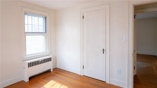 Building Photo - 118 Ruggles Ave