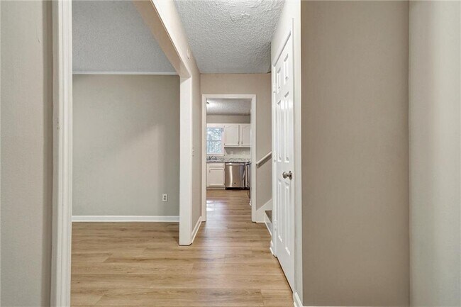 Building Photo - 377 Jamie Dr