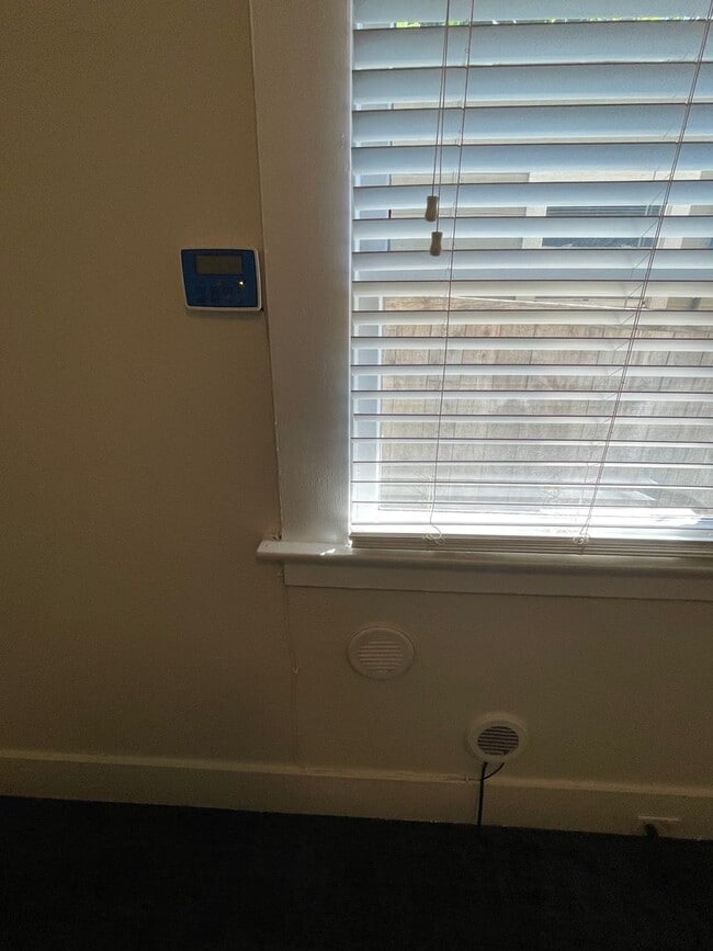 Building Photo - 8th &amp; Orient