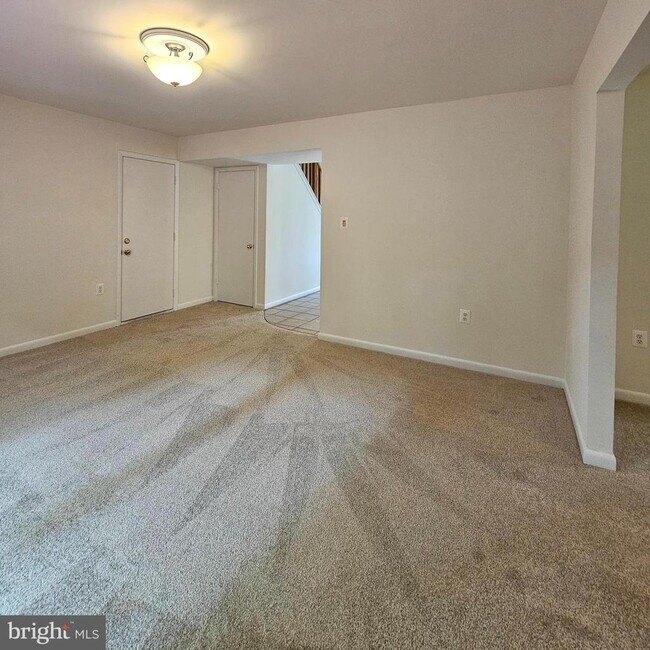 Building Photo - 1108 N Rockingham St