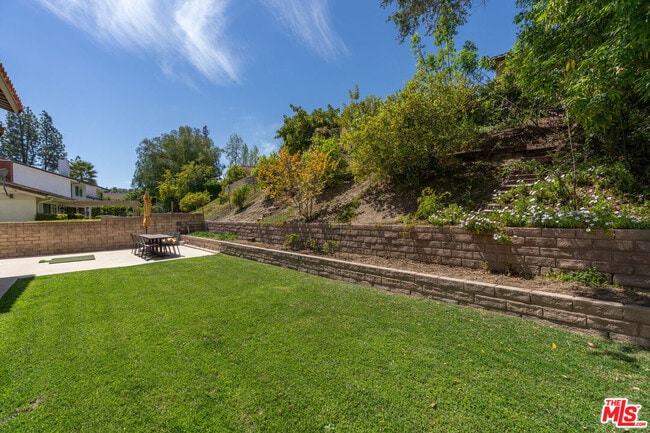 Building Photo - 683 Triunfo Canyon Rd