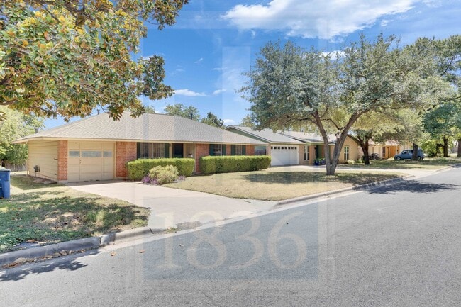 Building Photo - 8701 Clarewood Dr