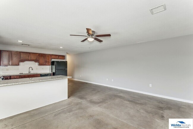 Building Photo - Westside duplex - 3 Bedroom 2 Bathroom  **...