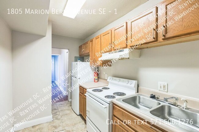 Building Photo - Spacious 1Bd/1Bth + Den apartment – Prime ...