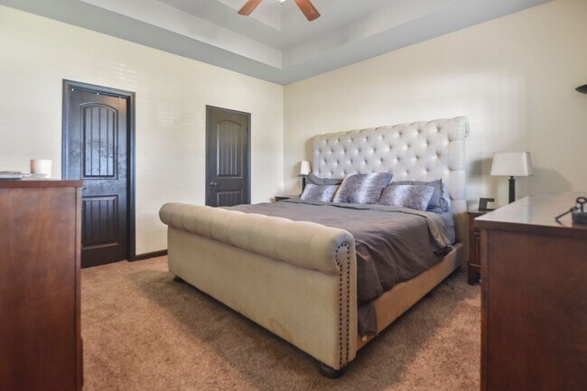 Building Photo - Pet Friendly Four Bedroom!