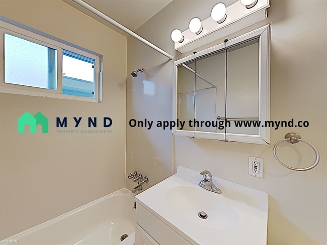 Building Photo - 1 br, 1 bath  - 2376 Sutter Ave Apt 8