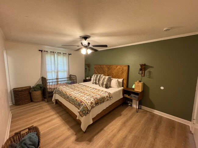 Building Photo - Coming Soon: Spacious 3 Bedroom 2 Bath-Hom...