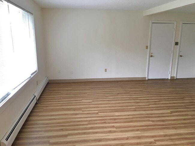 Building Photo - 3861 Brown Ave