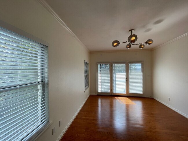 Building Photo - GORGEOUS VIEWS OF LAKE TRAVIS AT HUDSON BEND
