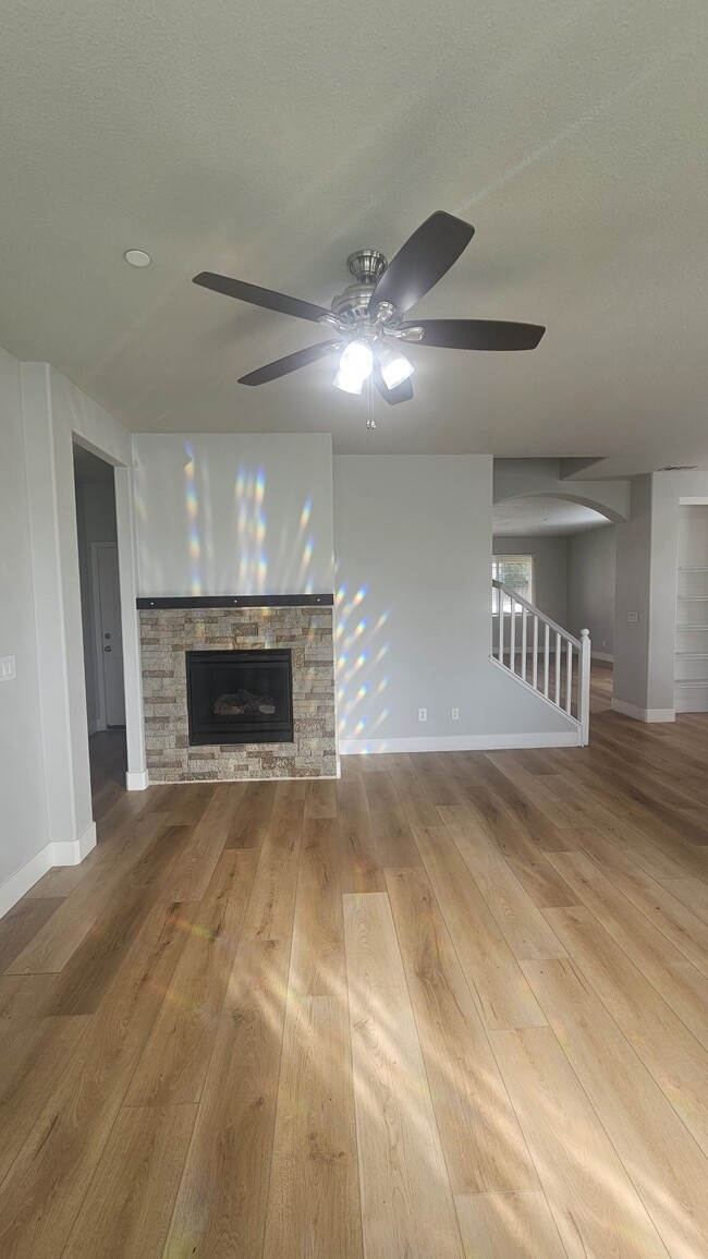 Building Photo - 3157 Rogue River Dr