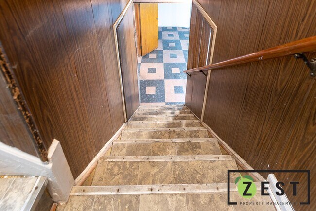 Building Photo - BEAUTIFUL 3 BEDROOM 1 BATH