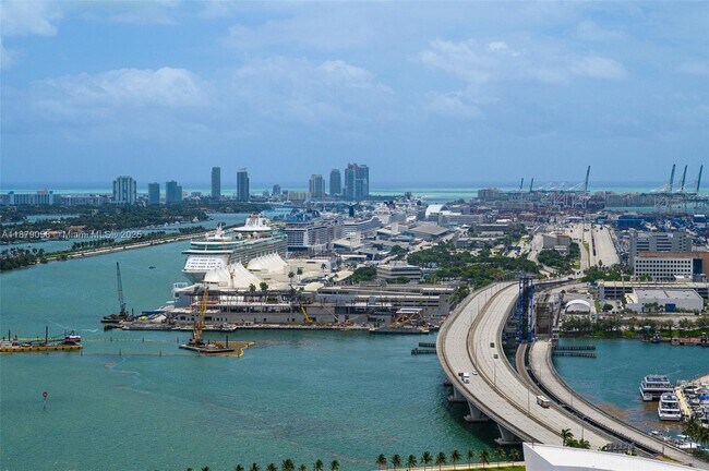 Building Photo - 888 Biscayne Blvd