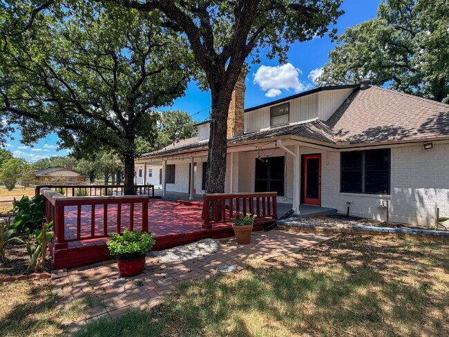 Building Photo - Beautiful 6 bed, 2 bath home in Burleson!