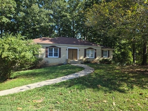 Building Photo - 2035 Rock Bluff Rd