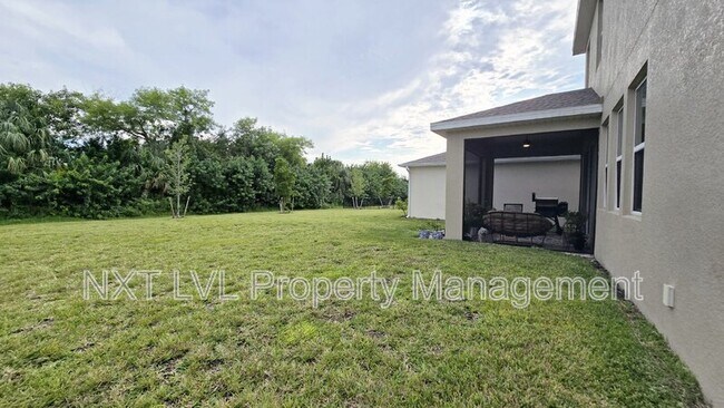 Building Photo - 804 Heather Lk Ave